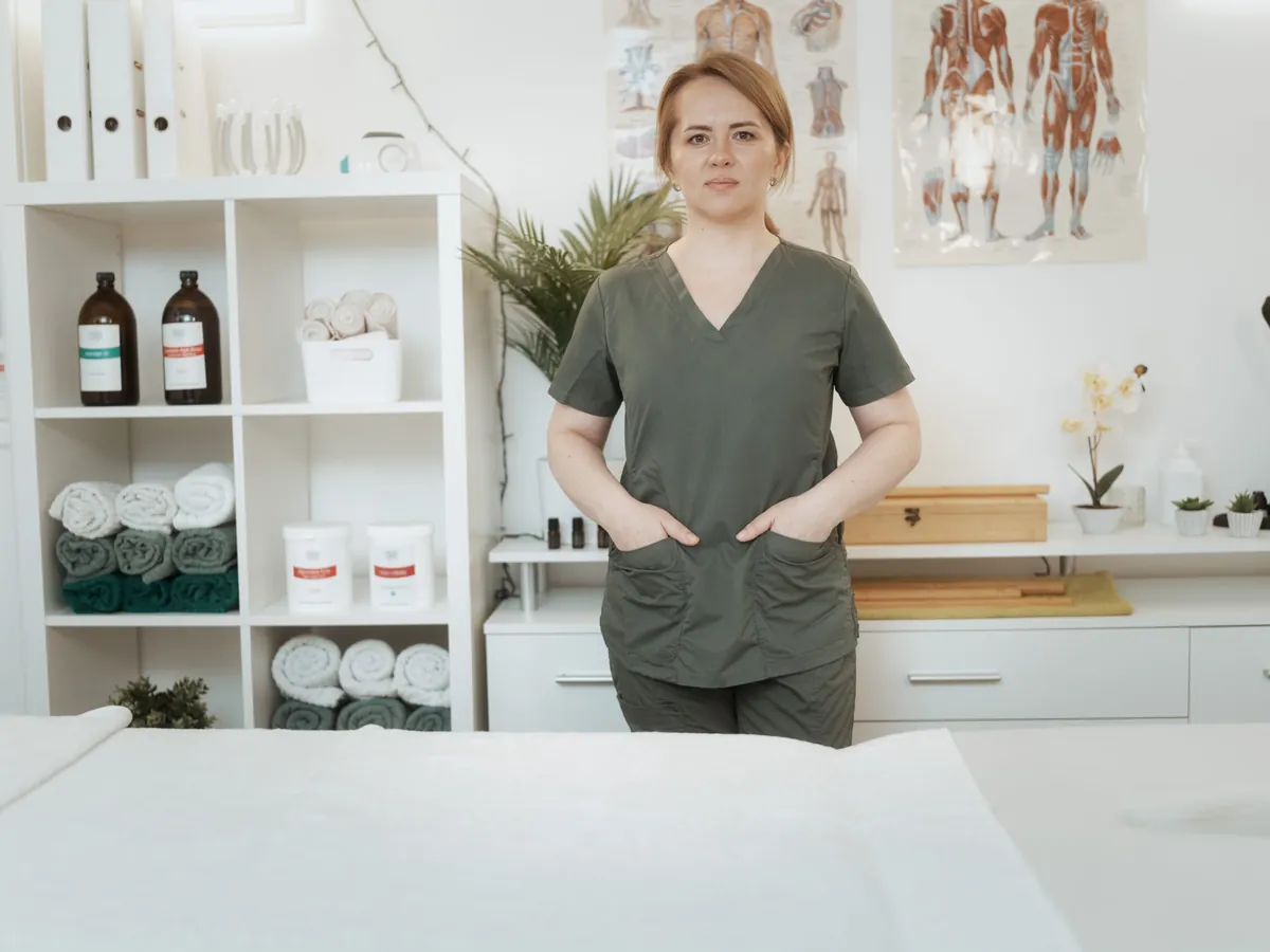 Physiotherapist working in a German practice